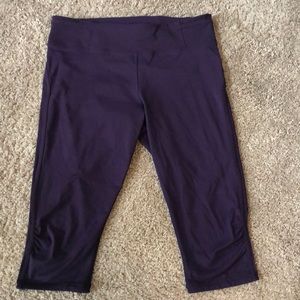 Size 12- Lululemon plum cropped leggings